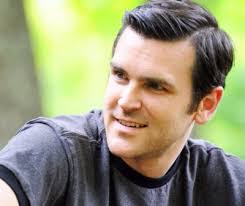 Andrew Blom's Instagram, Twitter & Facebook