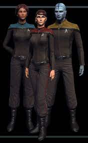 A Close Up Look At Starfleet Uniforms From Star Trek Picard Trekmovie Com Star Trek Online Star Trek Picard Star Trek