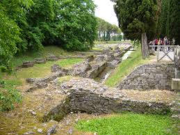 Jun 24, 2021 · manchester city have submitted an official bid of £100million for tottenham hotspur striker harry kane, claims fabrizio romano via city xtra. Datei Aquileia Porto Romano Jpg Wikipedia
