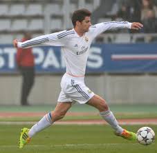 Le rodez aveyron football, 15e du classement 2020/2021, vient en. Wie Der Papa Der Fussball Darf Sich Auf Den Neuen Zidane Freuen Welt