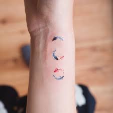 Colorful Koi Fish Tattoo On Wrist By Soltattoo Colorful Fish Koi Soltattoo Tattoo Wrist Mini Tattoos Kucuk Dovmeler Koi Baligi Dovmesi