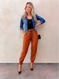 Look Calça Jeans Com Elastico Na Perna Kiremit Rengine Hangi Renk Uyar Kadin Blogu Looks Looks Femininos Looks Casuais Femininos