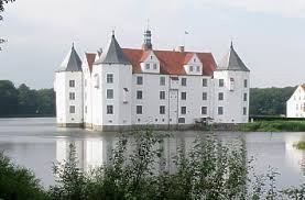 Hier findest du einen einstieg zu den derzeit. Quermania Schloss Glucksburg Schleswig Holstein Urlaub Sehenswurdigkeiten Und Ausflugsziele In Deutschland