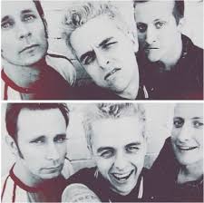 Sometimes I Give Myself The Creeps Sometimes My Mind Plays Tricks On Me It All Keeps Adding Up I Think I M Cracking Up Green Day Billie Joe Armstrong Green