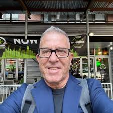 Shaq not only stopped by his Big Chicken conference, but he hung out, took  questions, and met everyone there—every one. I had the honor of not just  speaking at the conference, but