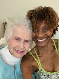 Vicki Askew's Instagram, Twitter & Facebook