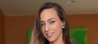 Jackie Alder's Instagram, Twitter & Facebook