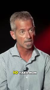 Fabrizio assume il ruolo di conduttore! Esploriamo la sfida di parlare  italiano come richiesto da Pingitore. Teniamo le fila di questa nuova  avventura con impegno e precisione. #FabrizioConduttore #SfidaItaliana  #Pingitore #RuoloNelRuolo #LinguaItaliana #