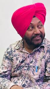 ਗ਼ਜ਼ਲ : ਅਮਰਜੀਤ ਸਿੰਘ ਸੰਧੂ/ Amarjit Singh Sandhu ਬਣ ਕੇ ਰਾਵਣ ਫਿਰਦਾ ਜੋ ਹੰਕਾਰਿਆ  ਸੀ, ਮੈਂ ਨਹੀਂ ਸੀ। ਬਣ ਕਬੀਰਾ ਹਉਮੈਂ ਨੂੰ ਜਿਸ ਮਾਰਿਆ ਸੀ, ਮੈਂ ਨਹੀਂ ਸੀ। ਮੇਰੀ ਗ਼ੈਰਤ  ...