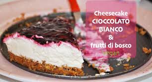 Cheesecake al limone, con aggiunta del cioccolato bianco, per rendere il dolce ancora più goloso! Cheesecake Vegana Cioccolato Bianco E Frutti Di Bosco