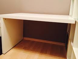 Ikea Schreibtisch Expedit Schreibtisch Von Ikea Produkte Sind Sehr Elegant Mit Einer Seite Des Fusses Und Verschmolzen Auf E Ikea Schreibtisch Ikea Schreibtisch