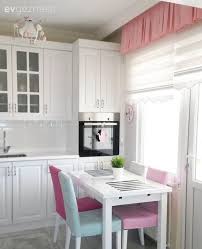 Acik Renklere Canli Dokunuslar Fatmanur Hanimin Tatli Evi Ev Icin Evler Ve Renkler