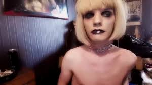 Sissy Sprinky Masturbates and Eats Cum: Shemale Young Porn