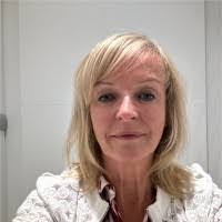 Elaine Maclean's Instagram, Twitter & Facebook