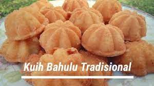 Sejarah asal resepi kuih bahulu gulung ini dipercayai dibawa ke tanah melayu oleh orang berketurunan jawa dari bangkahulu indonesia. Cara Buat Kuih Bahulu Tradisional Youtube