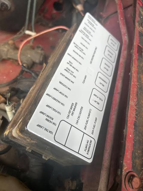 Isuzu Trooper Underhood Relay & Fuse Box Layout, AI generated