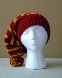 What are the gryffindor colors. Chunky Hand Knit Slouchy Stocking Hat Gryffindor Colors Harry Potter 24 00 Via Etsy Harry Potter Knit Crochet Christmas Stocking Harry Potter Crochet