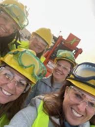 Erin Lahti's Instagram, Twitter & Facebook