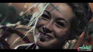 Anuskatzz se fait attacher en shibari avec une jolie fille tatouée de Lily  Lu