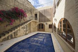Set on 1600m², this fully detached bungalow is built on solid rock and enjoys fantastic. Cercare Casa Gozo Casa Malta Per Acquistare Affittare Investire A Malta