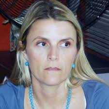 Doña Pace y sus dos despachos