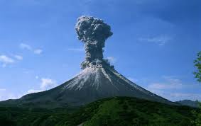 A Volcano Near Crete Exploded Causing Ash And A Tidle Wave To Cover The Nearby Crops Causing Them To Die Volcano Mount Pinatubo Volcano Wallpaper