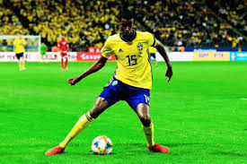 A ibrahimovic le preguntaron por su familia y lloró de emoción en rueda de prensa. Real Sociedad Alexander Isak Convocado Con La Seleccion De Suecia