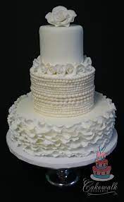Round Wedding Cakes Dummy Cake For Bridal Show Fondant Ruffles Pearls And Roses Dummy Cake Fondant Ruffles Wedding Cake Dummies