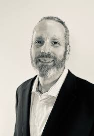 Bradley Schwarz's Instagram, Twitter & Facebook