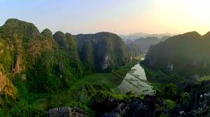 If you're traveling to Vietnam, Ninh Binh is a stop you must make-  limestone mountains, rice fields and stunning views all around! :  r/backpacking