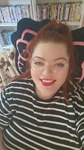 Happy World Goth Day 🖤 Do you remember when Mary-Kate went Goth because  she was mad that Ashley tried to tell her to ditch her friend? 🤣  #twoofakind #marykateandashley #olsentwins #goth #abc #