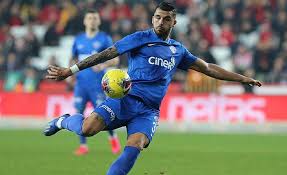 Transferin hızlı takımı trabzonspor, son dakikada transferine imza attı. Trabzonspor Ile De Anilan Aytac Kara Galatasaray Da