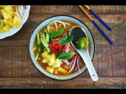 Jika menggunakan laksa beras kering, rendam laksa semalaman. Asam Laksa Assam Laksa Spicy Sour Fish Noodles Youtube