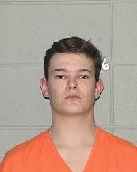 21-year-old accused of threatening girlfriend with gun