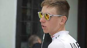 The slovenian rider with uae team. Tdf Sieger Tadej Pogacar Die Freundin Radelt Auch Euronews
