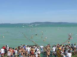 Augusztus elsején tartják az évente megrendezett balatoni. Balaton Atuszas Wikipedia