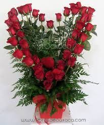 Arreglo en caja box con 24 rosas letras love lazo color de rosas puede variar de arreglo de rosas en canasta lila para exaltar sus colores de las rosas ideal para fechas. Image Result For Arreglos Florales Unitarios Con Rosas Rojas Florales Con Rosas Arreglos Florales Bellos Arreglos Florales Arreglos Florales Creativos