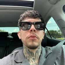 Aaron Greve (@AaronGreve)