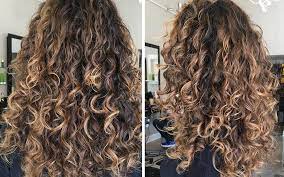 Jun 01, 2019 · il colore perfetto di solito è in linea con la base, per non dare risultati shock che non vogliamo. L Effetto Del Balayage Sui Capelli Ricci Vogue Italia