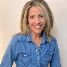 Kirsty Mcintyre's Instagram, Twitter & Facebook