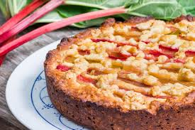 Anschließend bei dickerem oder älterem rhabarber die äußeren festen fasern abziehen oder schälen, die stangen in ca. Rhabarberkuchen Bert Gamerschlags Rezept Stern De