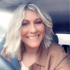 Anna Finks's Instagram, Twitter & Facebook