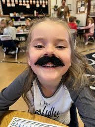 Deana Sims's Instagram, Twitter & Facebook