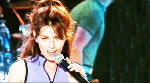 Shania Twain Man I Feel Like A Woman Live In Chicago Shania Twain Turns Up The Sass In 90s Performance Of Honey I M Home Shania Twain Country Music Love Songs Country Pop