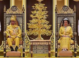 The name sultan sallehuddin is a patronymic, and the person should be referred to by the given name, sar. Warisan Raja Permaisuri Melayu Istiadat Pertabalan Kdymm Sultan Kedah Ke 29