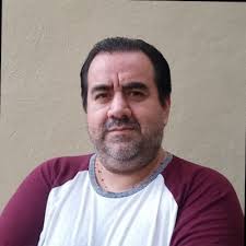 No renuncies a tu trabajo en el momento en que alguien te ofrezca un mejor  salario. Investiga a tu nuevo jefe, la gente y la cultura. Ninguna cantidad  de dinero puede compensar