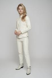 26min | romance, comedy, drama | episode aired 13 august 2019. Rino Pelle Rino Pelle Online