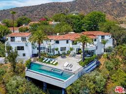 2230 Maravilla Dr Los Angeles Ca 90068 4 Beds 5 Baths Hollywood Hills Homes Mansions Celebrity Houses