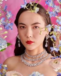 Studio photoshoot for @anabelachan jewellery queen in London :) #jewellery  #londonjewellery make up by @taniagrier