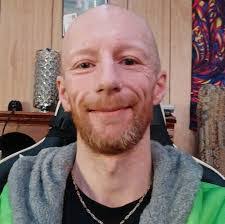 Aaron Larabee's Instagram, Twitter & Facebook